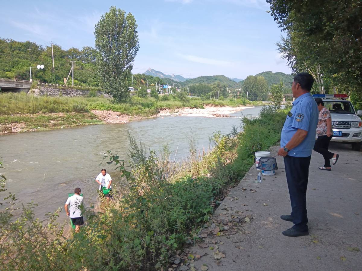 密云区大城子镇全力以赴开展河湖百日整治行动