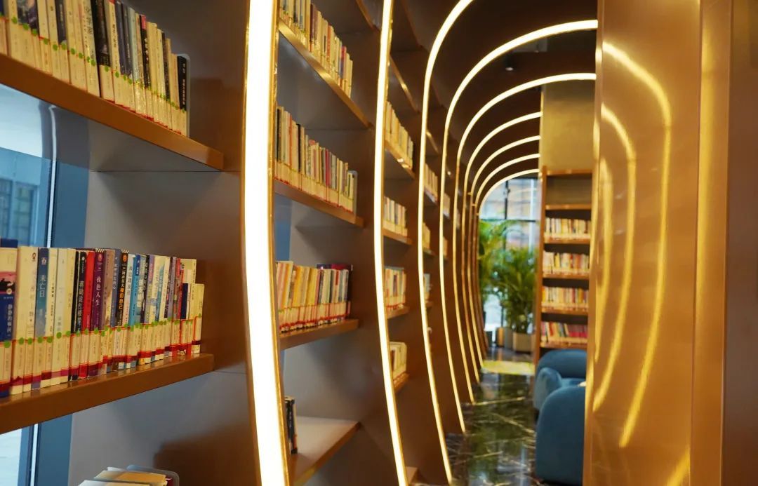 石景山首钢园的“隐藏菜单”！艺术馆里的图书馆你get到了吗？