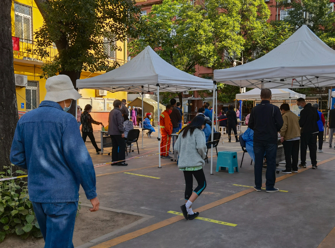 防疫反诈“一线两用”，田村路街道两米线创意不断