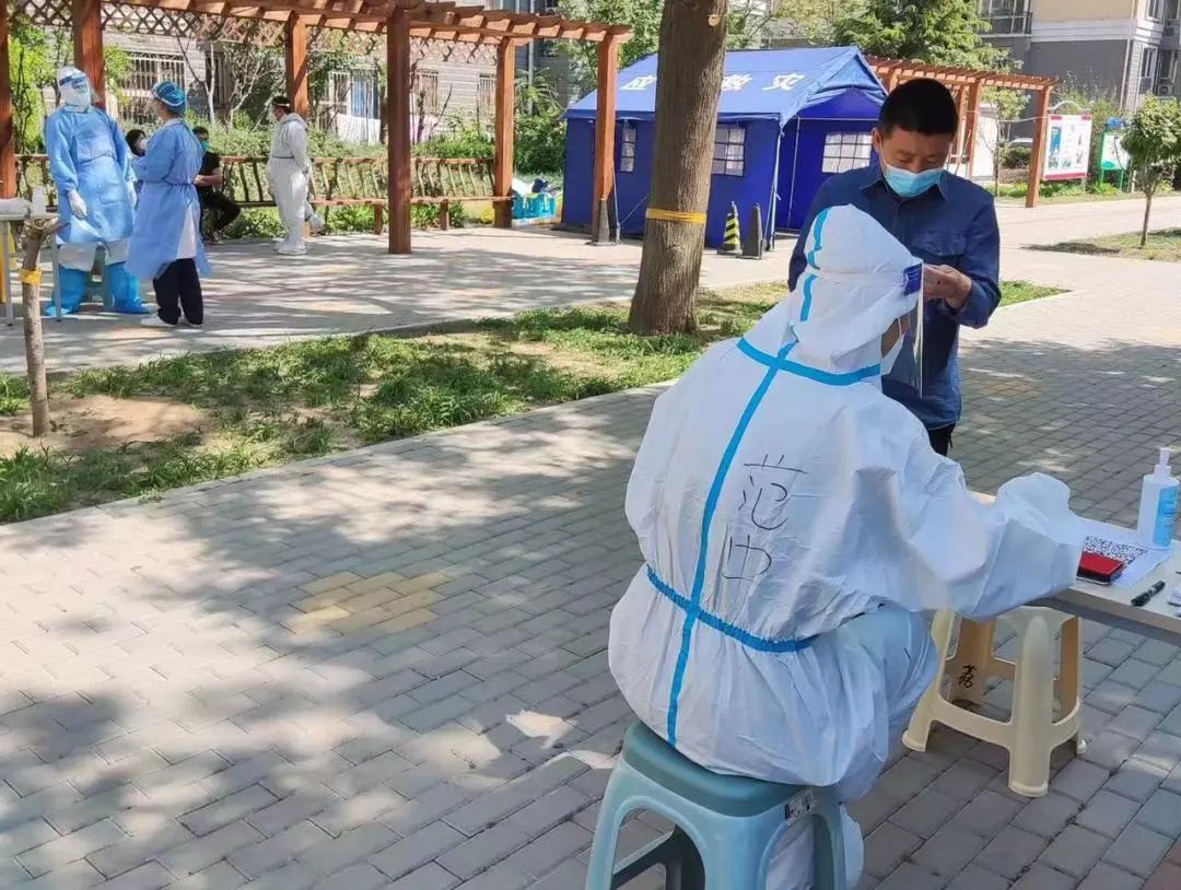 抗疫无假期 我们在“疫”线