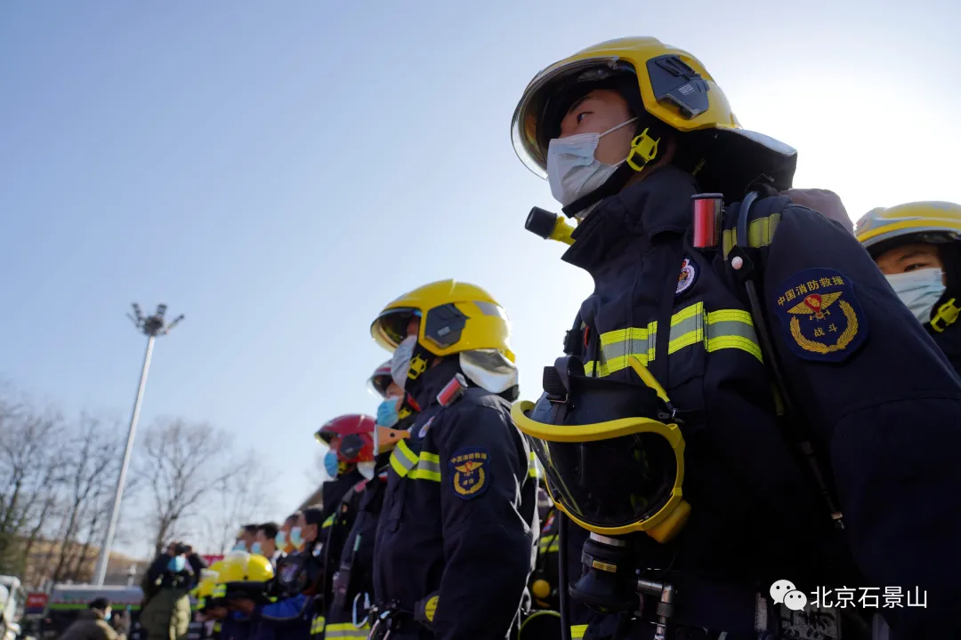 “洒水车”变“消防车” ！ 石景山“消防+环卫”移动微型消防站登场