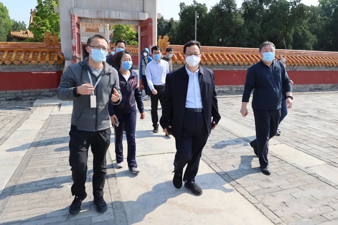 孙新军连续检查调度疫情防控工作，亲切慰问战疫一线青年干部