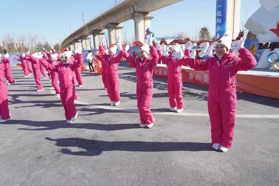 看~石景山之光！火炬传递他们全程保驾护航......