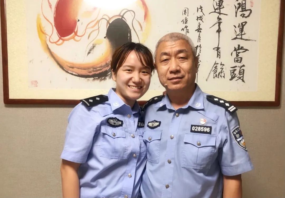 警察女儿记录父亲的“黑账本”