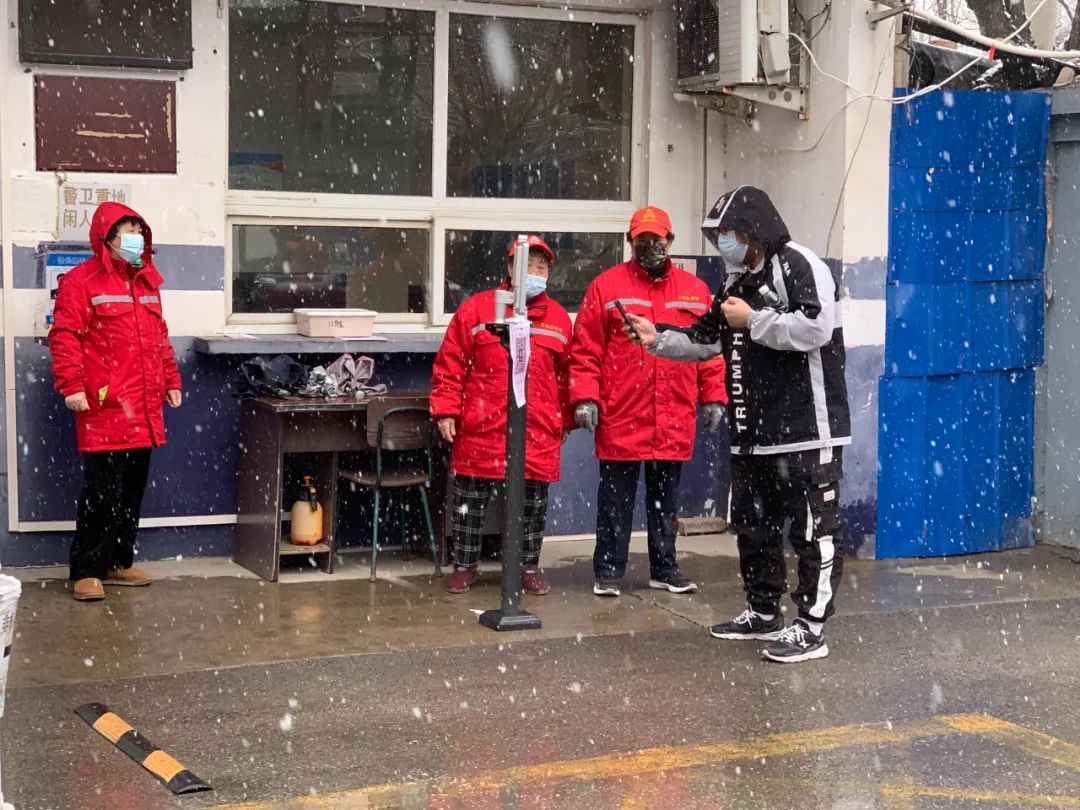 与疫情赛跑，他们争分夺秒，全力出击！