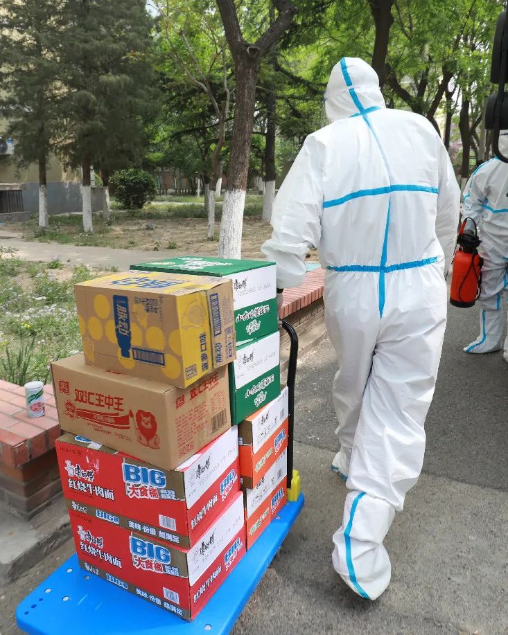 严防死守，以快制快，同心抗疫，他们分秒必争！