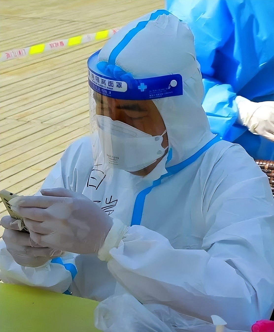 党员干部下沉有力量，助力核酸检测“加速度”