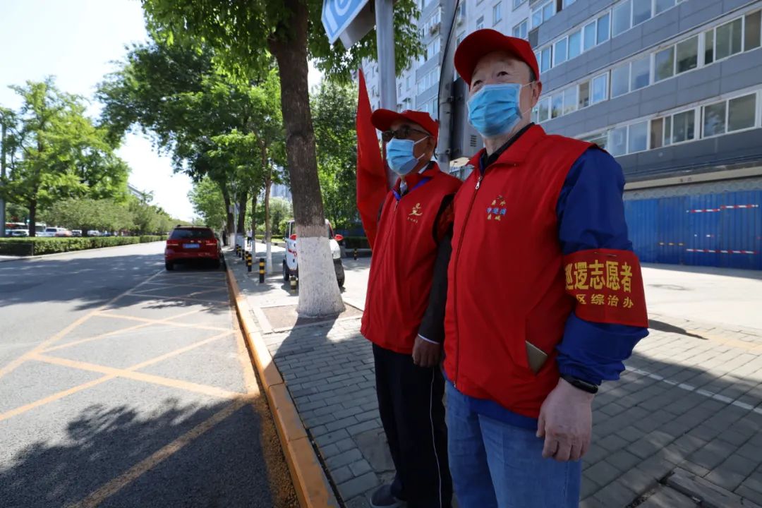 践行以人民为中心的发展思想，构筑共建共治共享社会治理新格局