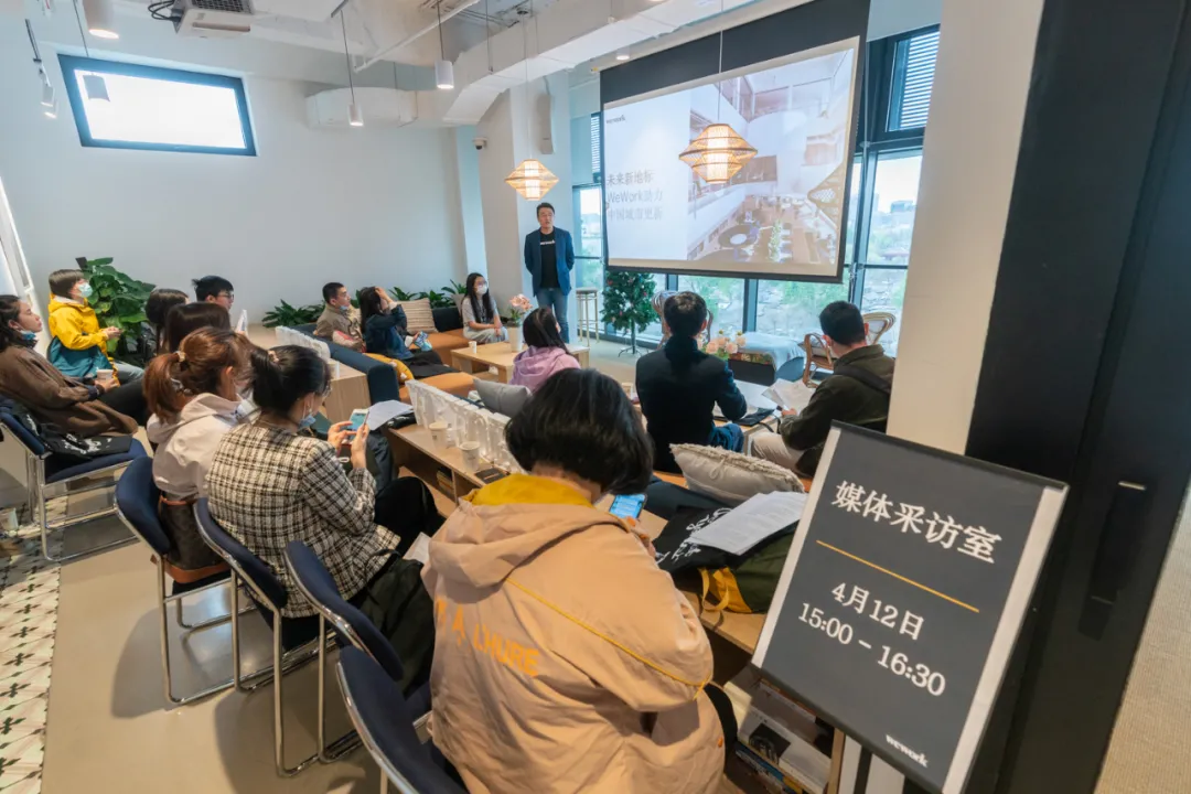 今天，20余家中央、市属媒体“探秘”东城发展