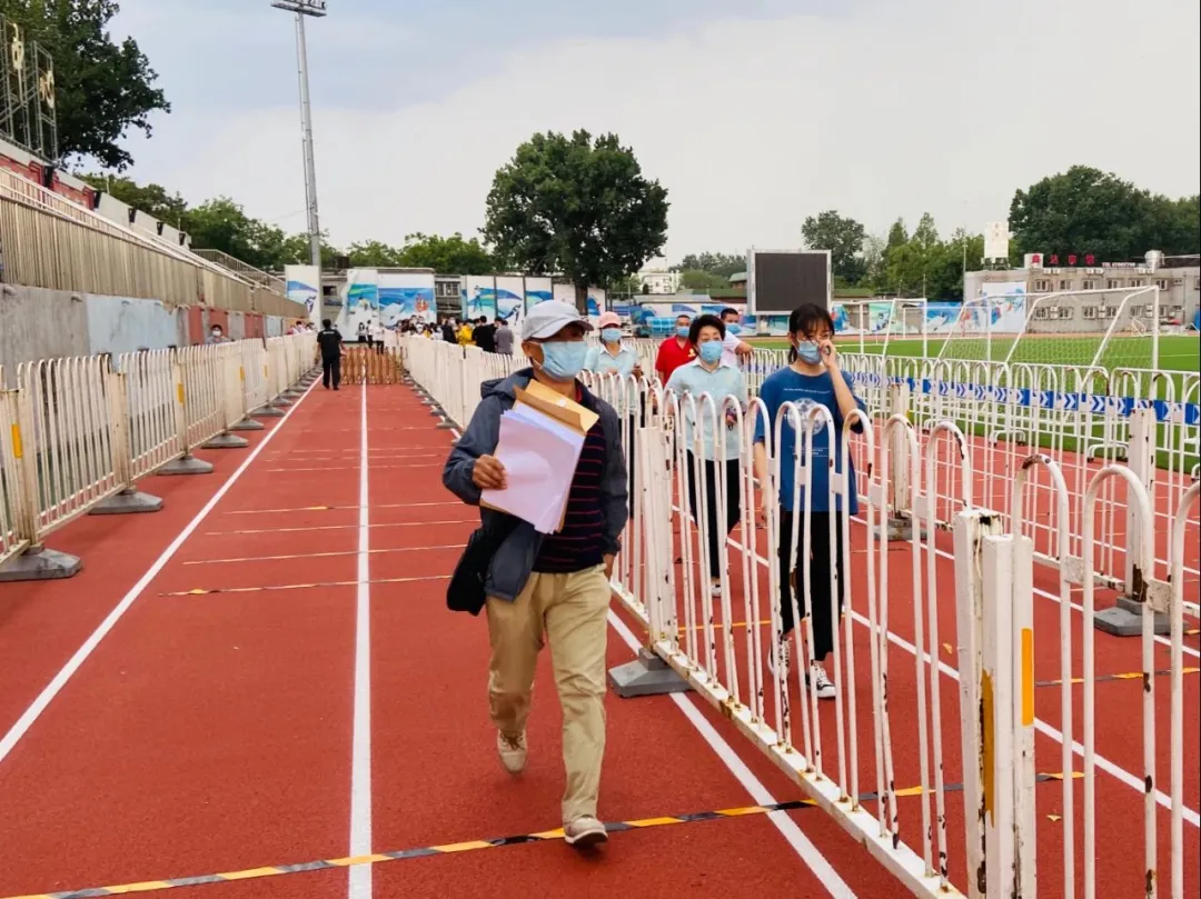 东城社工 | “慢性子”雷厉风行忙战“疫”