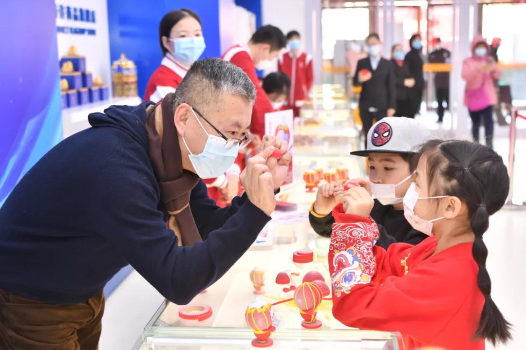 北京冬奥会倒计时一周年，冬奥旗舰店亮相王府井金街