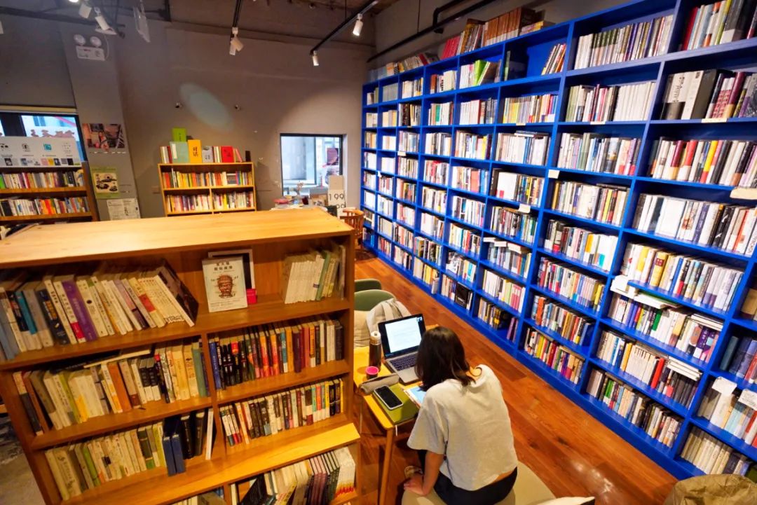 北京东城：秋风送爽闻书香