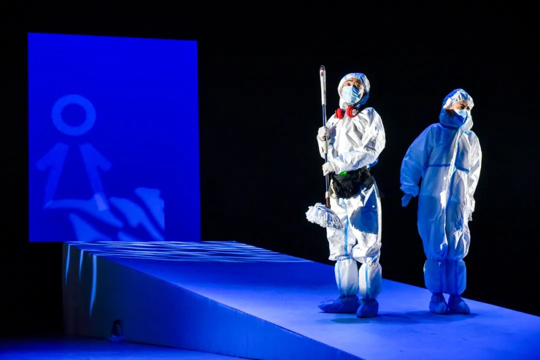 大戏东望 | 感动100%！东城原创抗疫话剧《14天》正式开演，温暖又催泪