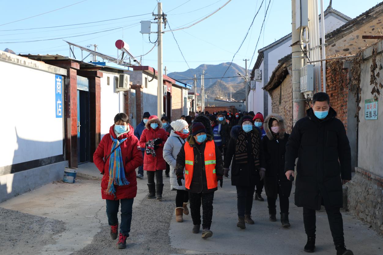 密云区太师屯镇组织开展人居环境、垃圾分类、公厕卫生参观交流活动