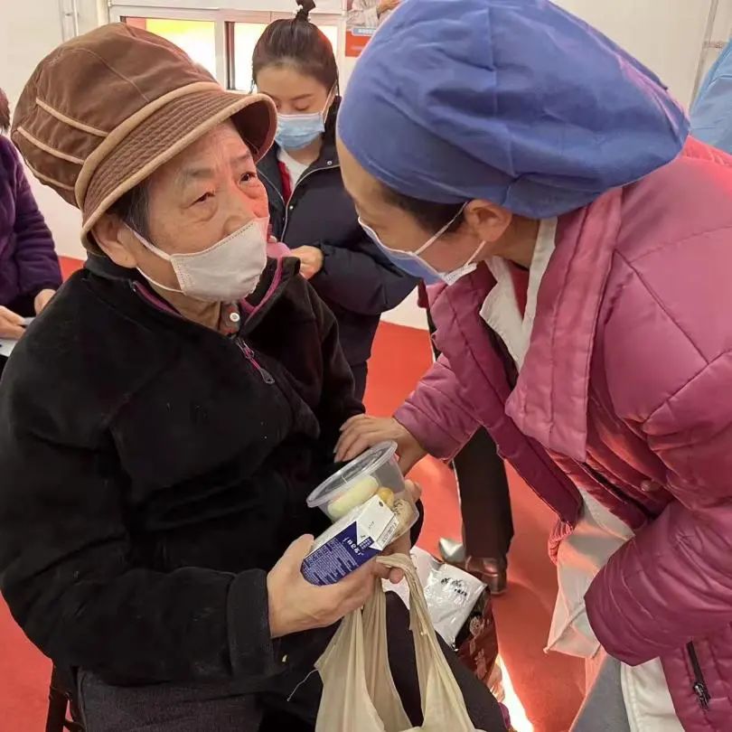 成寿寺街道全力推进疫苗接种 筑牢老人免疫屏障