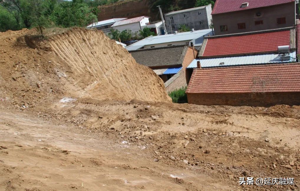 我为群众办实事丨延庆大榆树镇填补废弃防空洞为民解决“烦心事”