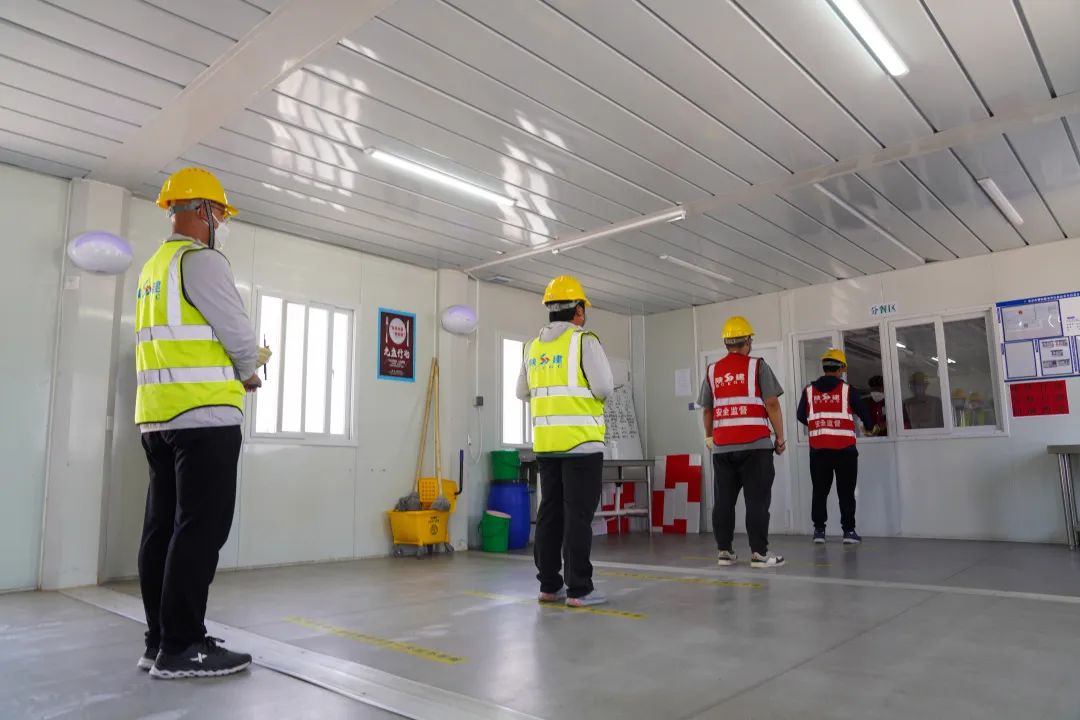 石景山织牢织密施工工地“防疫网”！十一学校、大悦城等重点工程加快建设