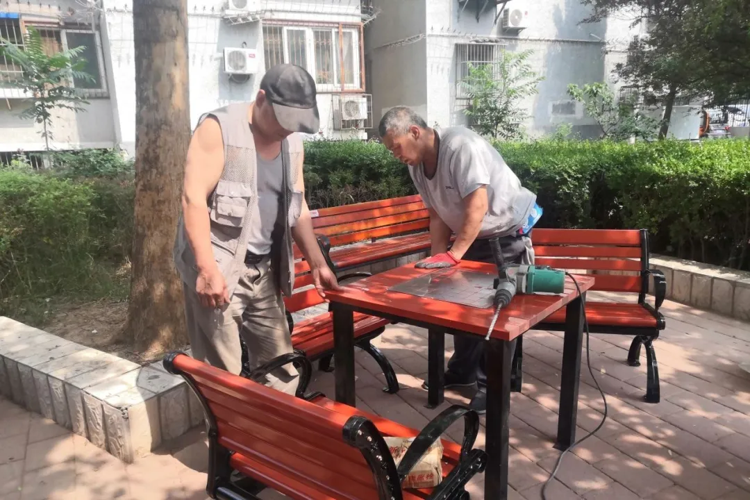 路通了，灯亮了，电动车也有“家”了……他们把“办实事”办实了→