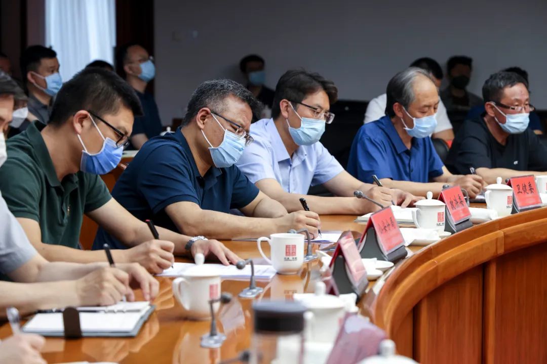 孙新军慰问全区各集中隔离医学观察点驻点团队和在岗干部