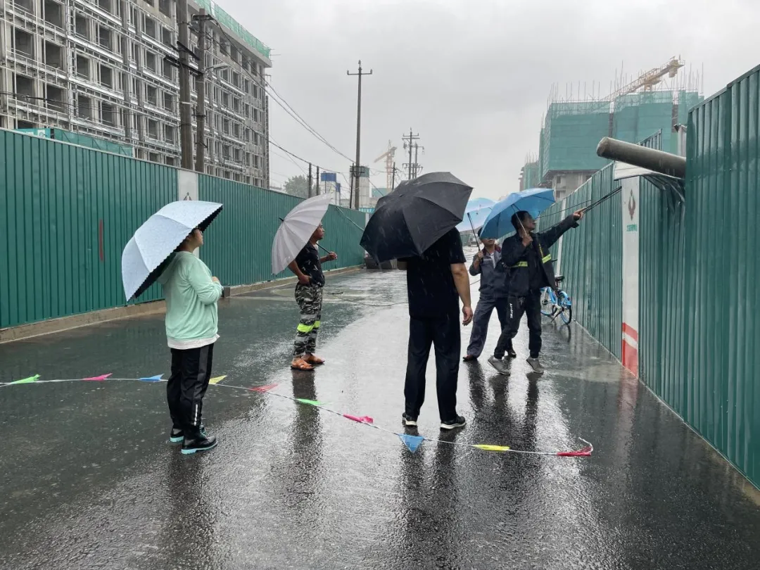 汛期降水频繁，莫慌，“东城社工”送上“平安符”！