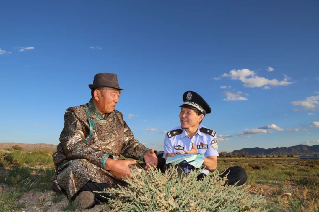 这位片警，“管得最宽”