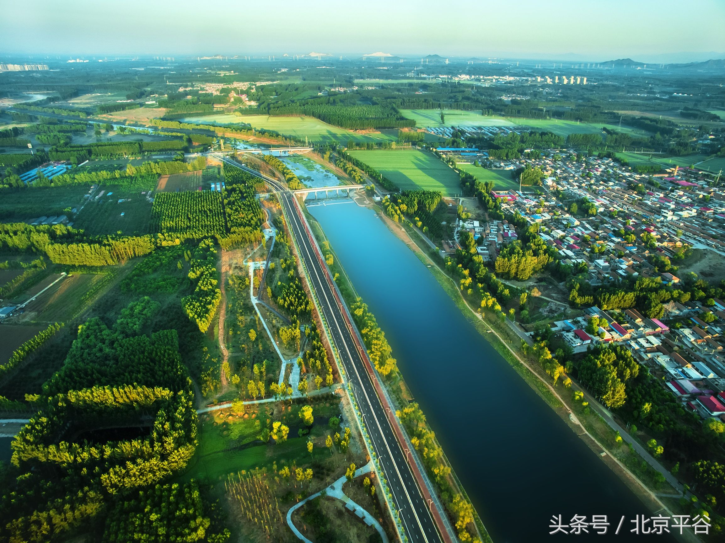 北京市平谷区大兴庄镇小手拉大手保护“母亲河”