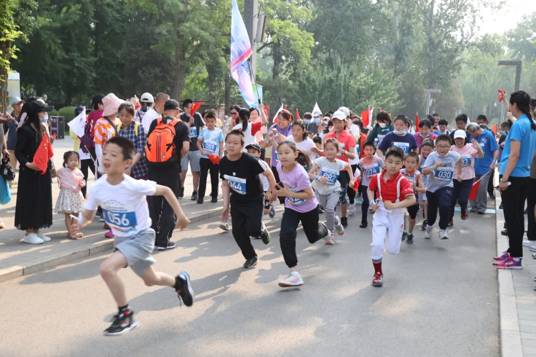 “学党史”“迎冬奥”！东城家庭“趣微马”跑起来