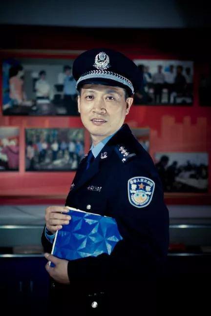 这位片警，“管得最宽”