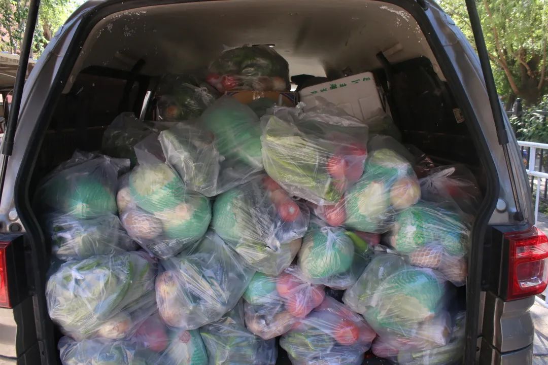 超暖心！“爱心蔬菜包”免费送到家门口