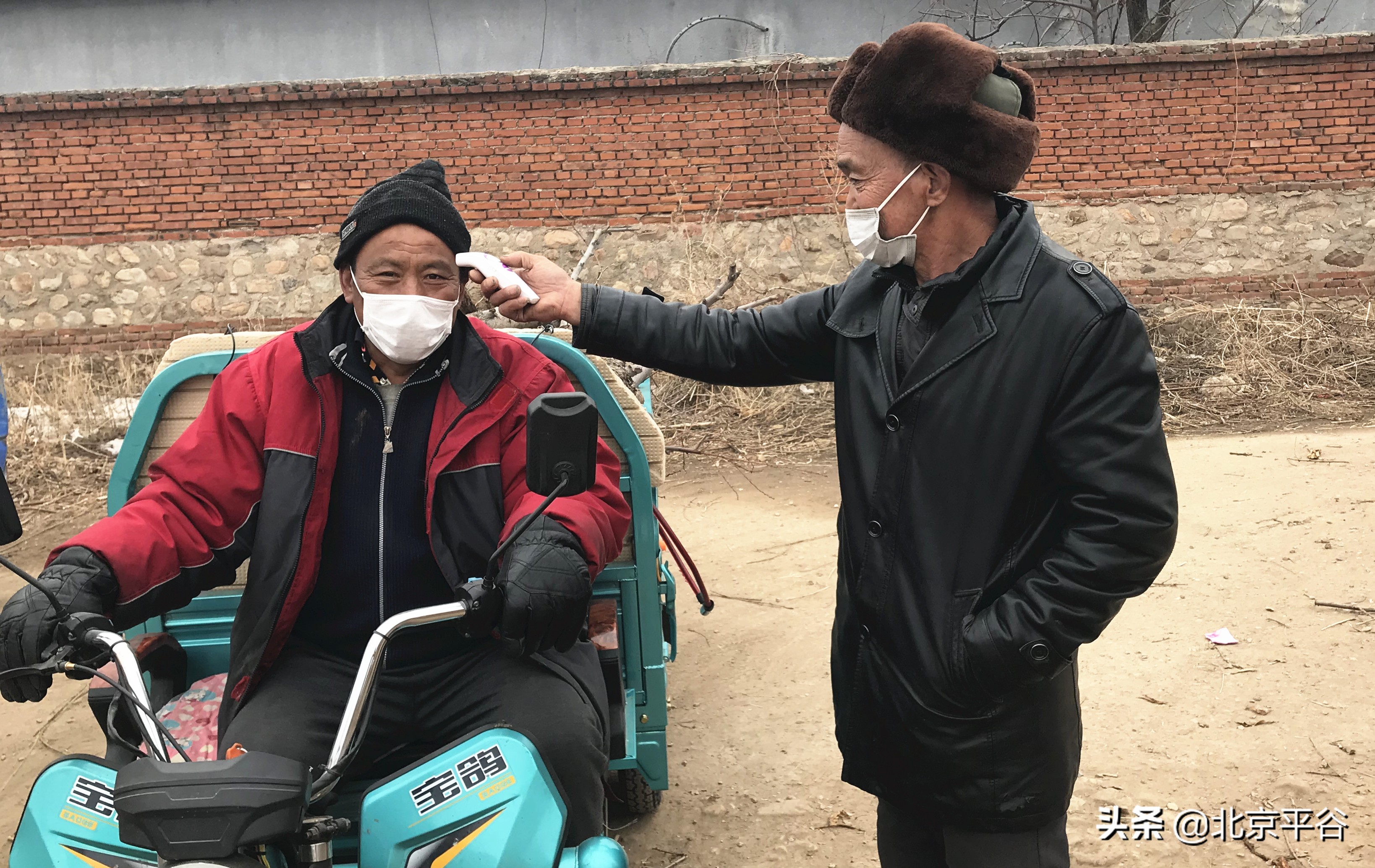 北京平谷抓防控勤春耕两不误