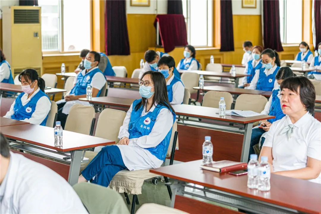 东城区“我们在一起”疫情防控工作巡回报告团开展全区巡讲