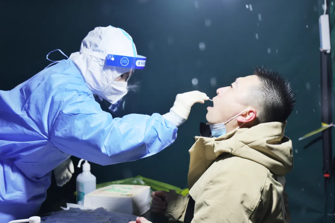 38931人核酸检测，均为阴性！东城区连夜完成冷链从业人员全员核酸检测采样工作
