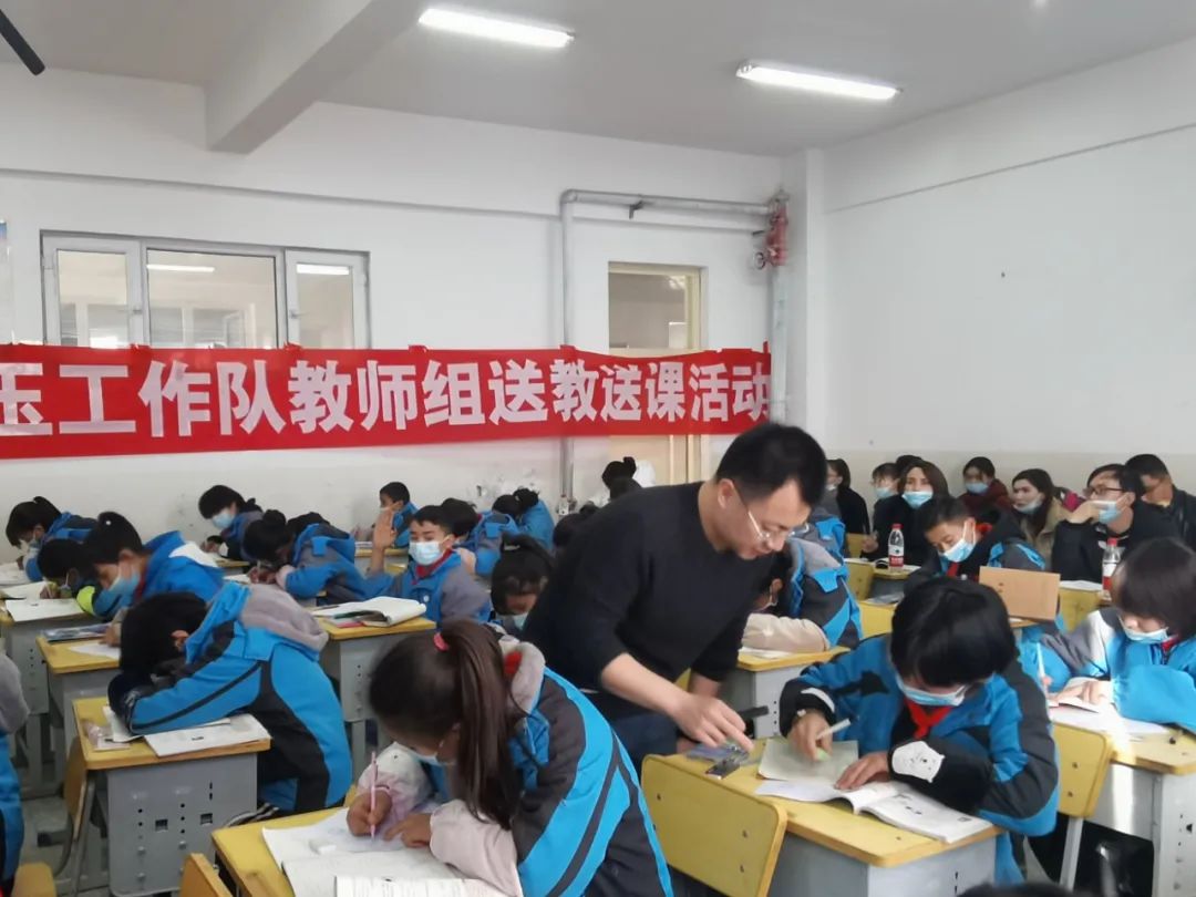 新疆墨玉：送教下乡 传播真情