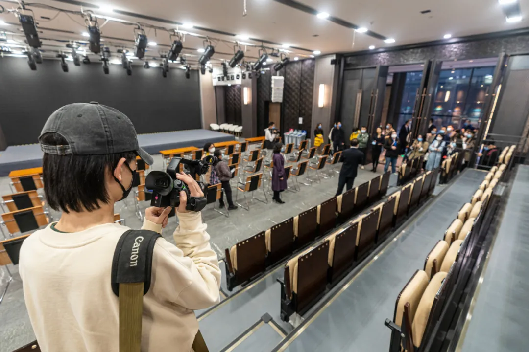 今天，20余家中央、市属媒体“探秘”东城发展