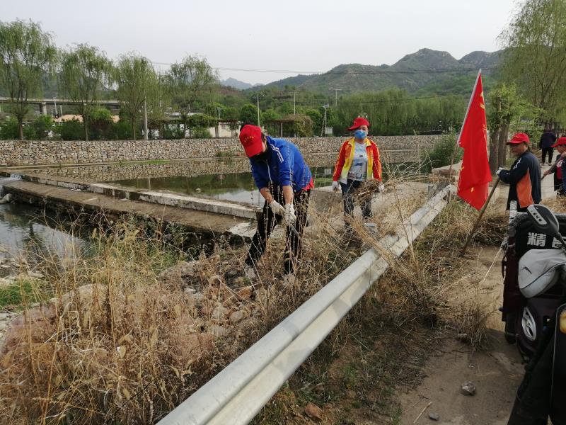 周末大扫除 密云区大城子镇在行动