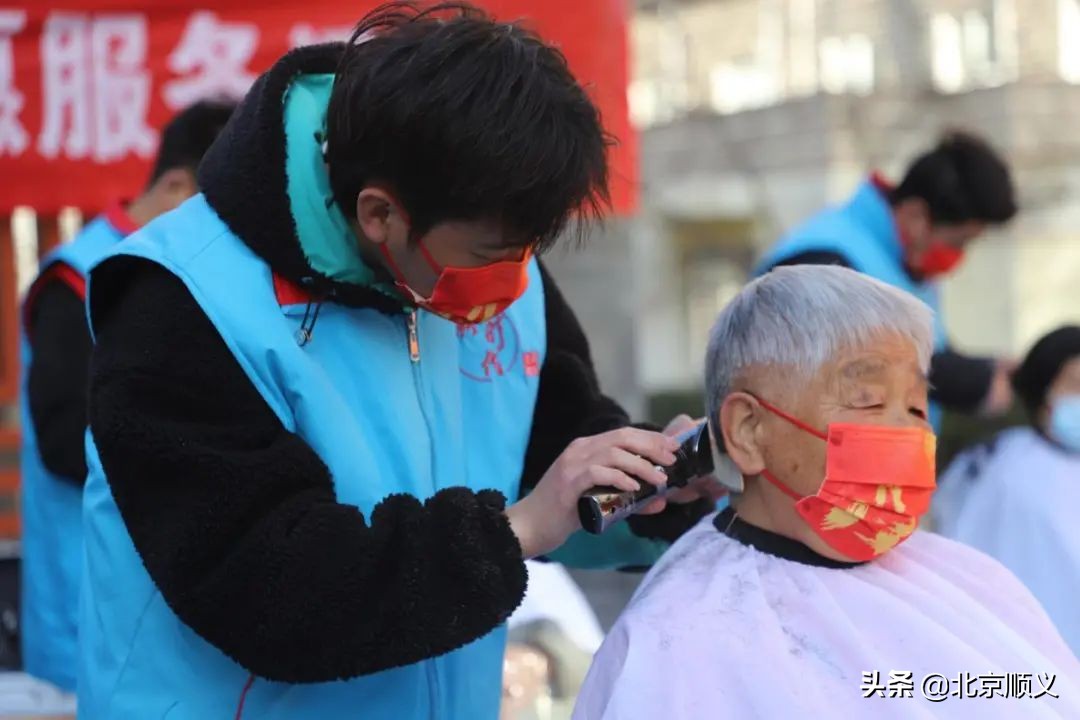 【学雷锋·助创城】践行雷锋精神，胜利街道“学雷锋·助创城”系列活动拉开帷幕