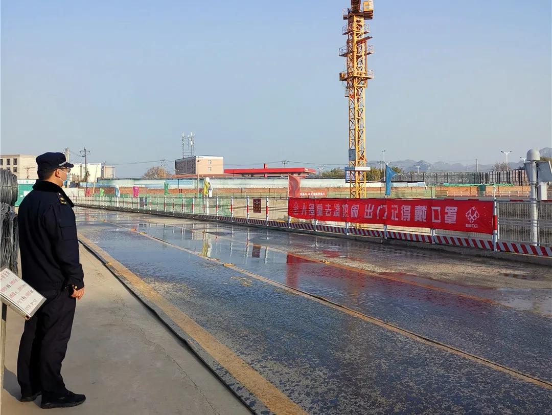 密云城管：积极应对空气重污染 严格排查工地扬尘隐患