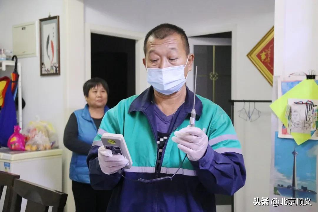 【我为群众办实事】入户测温让百姓家中有“温度”，心里有“热度”~