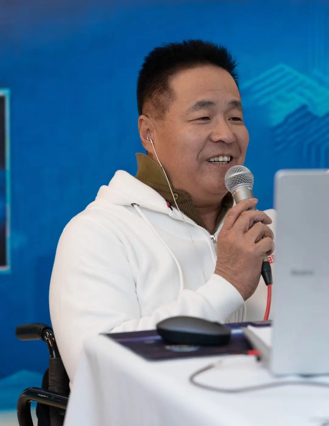 萤荧微光，照亮希望，他们带货，买买买！