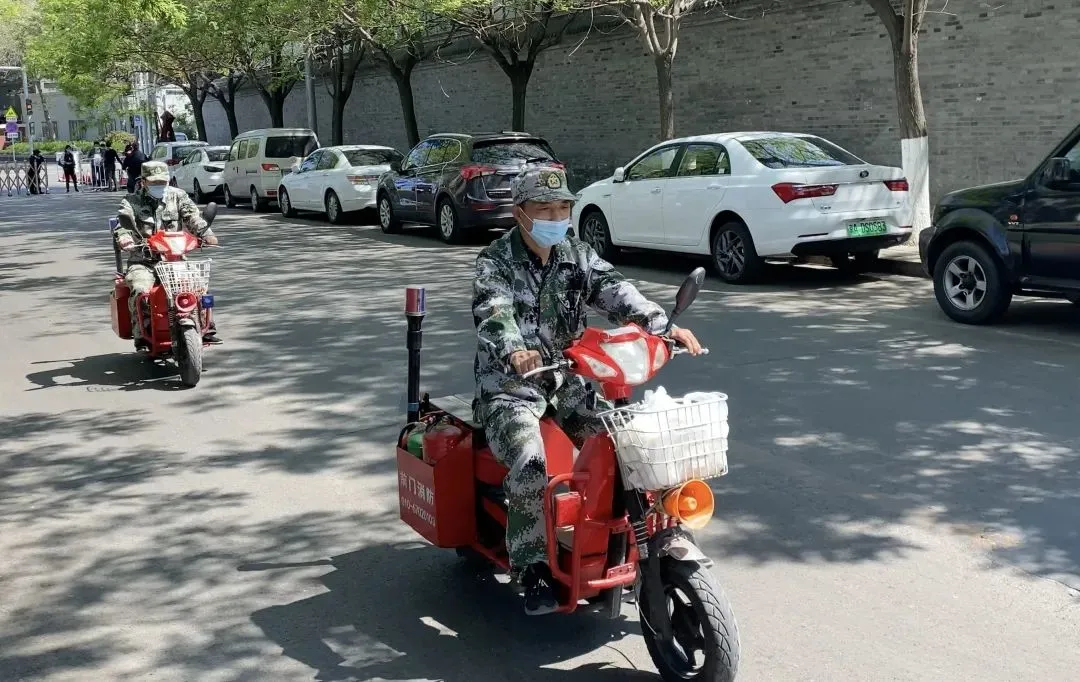 东城：用爱和温度编织社区疫情防控网