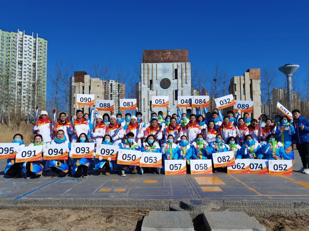 看~石景山之光！火炬传递他们全程保驾护航......