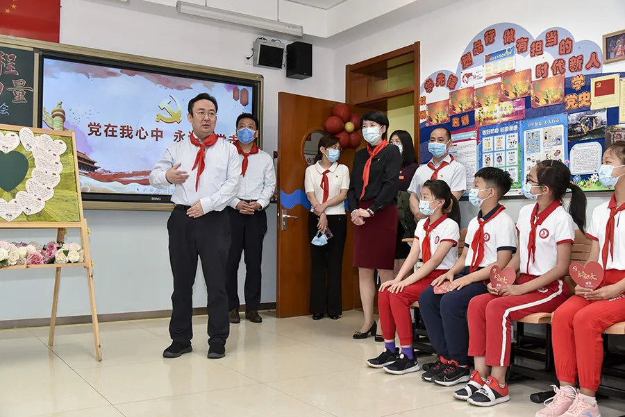 童心向党庆“六一”，朝气蓬勃向未来