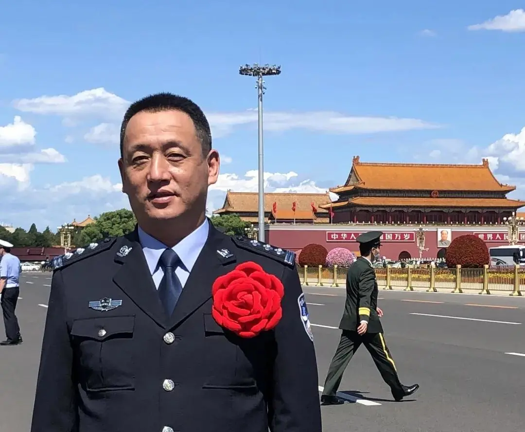 当先锋、作表率、站排头！不负共产党员光荣称号