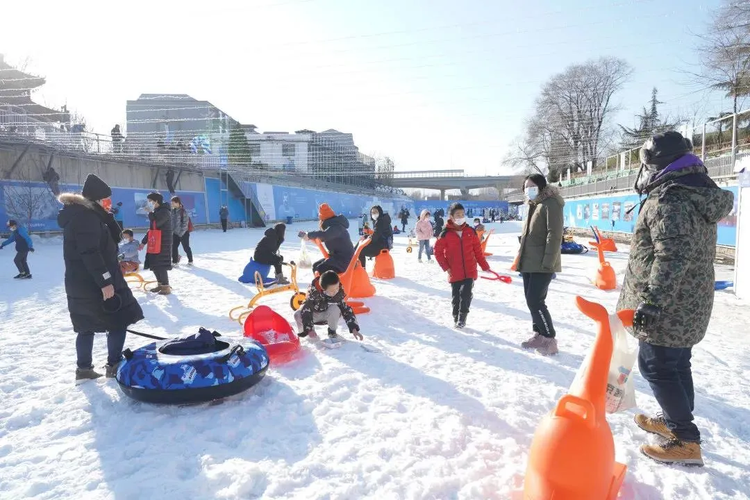 石景山“冬奥社区”：冰雪运动持续升温，开启全民运动新篇章