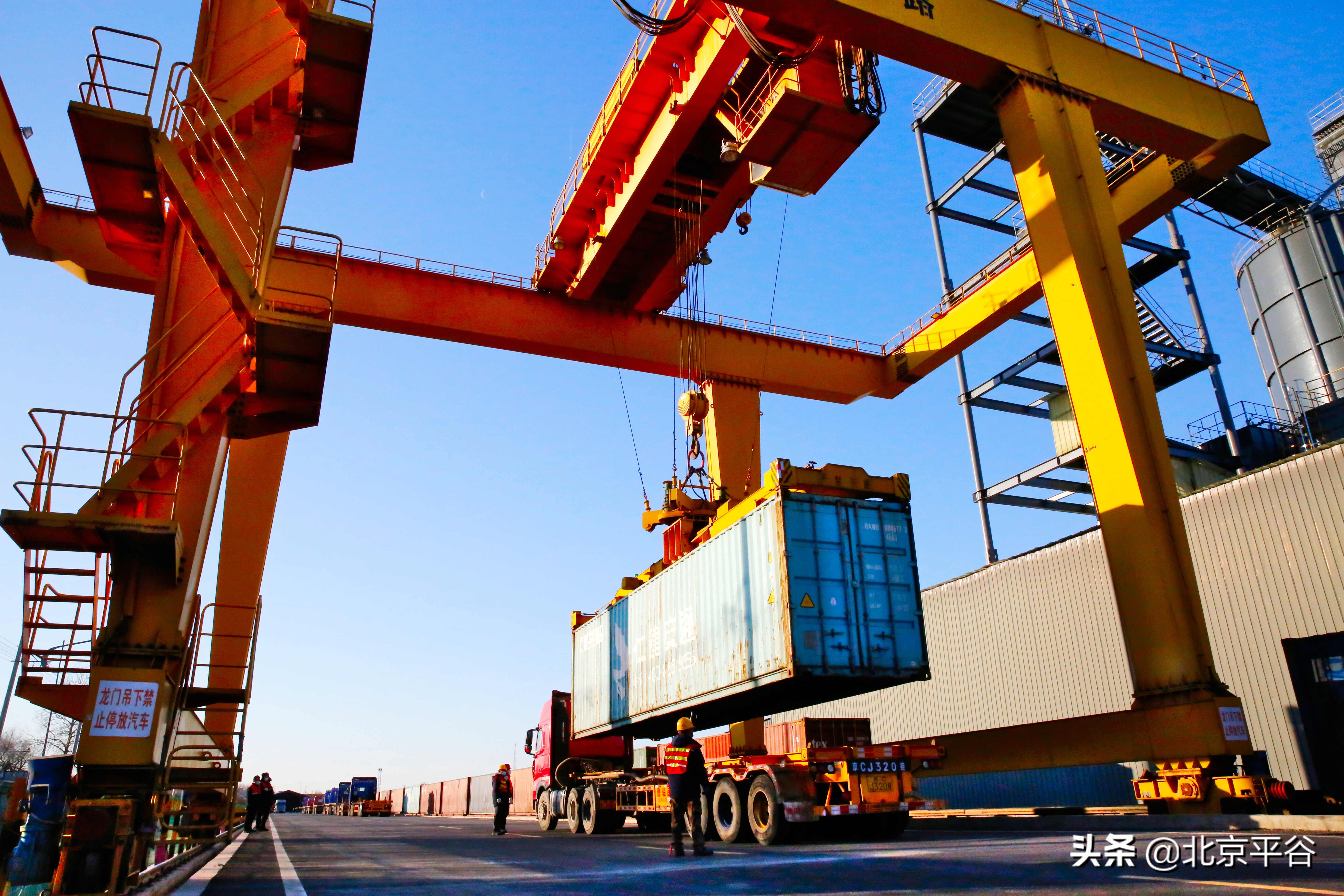 海铁联运班列流量升级 天津港到平谷常态化班列顺利首发