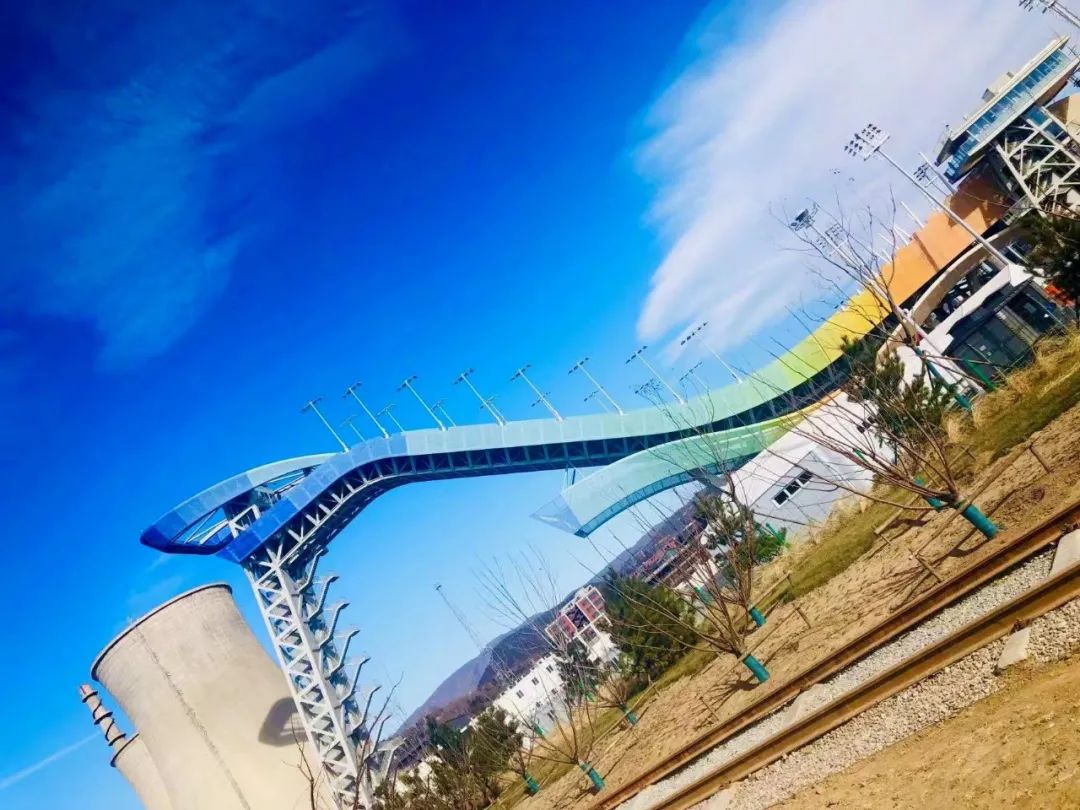 首钢滑雪大跳台正在进行场馆恢复，将向公众开放