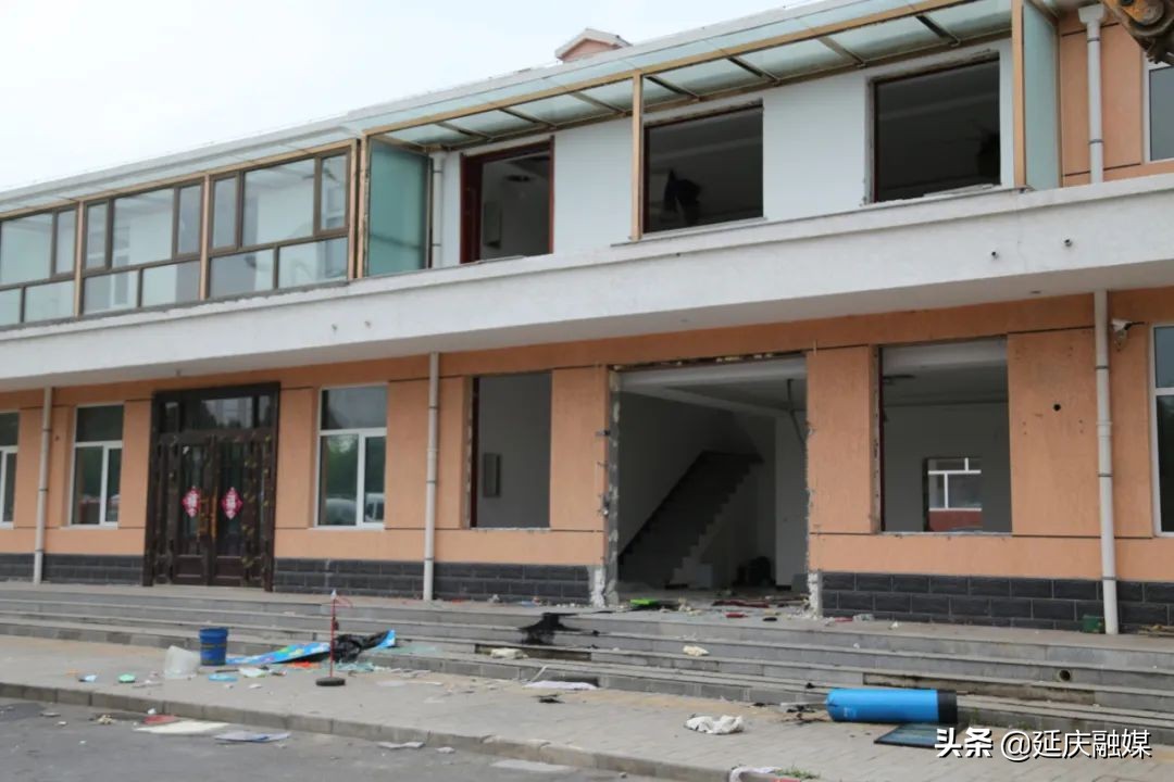 创建基本无违建区丨2000余平方米！延庆区延庆镇依法拆除东屯小产权房商业楼