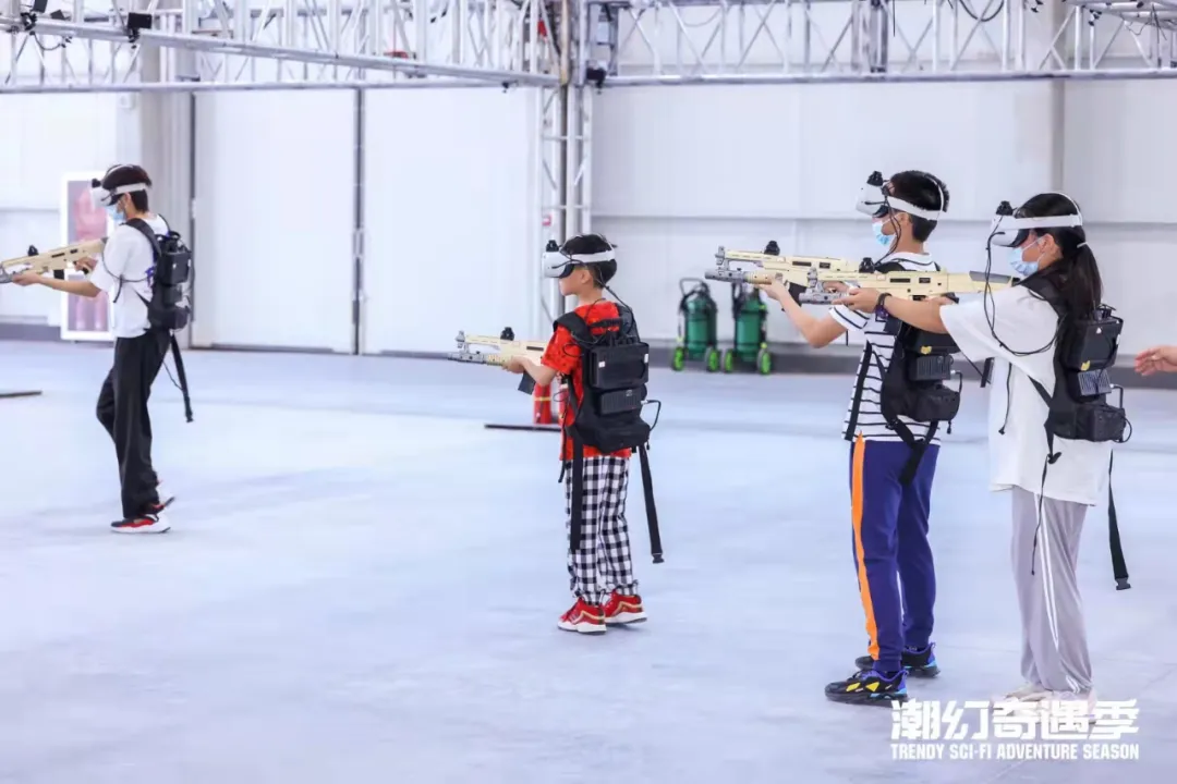 你好，石景山首钢园里的科幻黄金周！