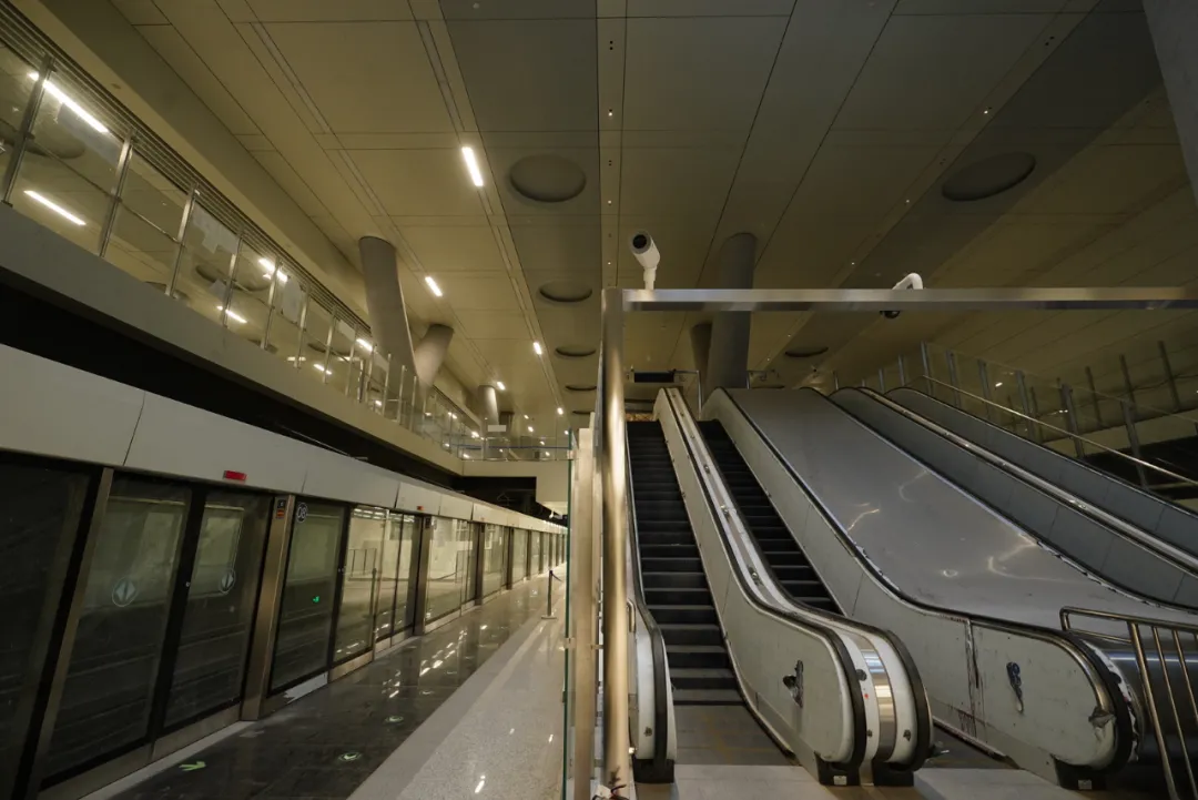 北京地铁14号线年底全线贯通运营！气派丽泽商务区站抢先看→