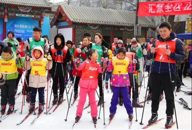 石景山“冬奥社区”：冰雪运动持续升温，开启全民运动新篇章